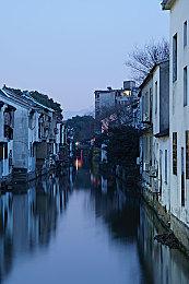 《传送门2》大型MOD《Desolation》最新视效宣传片公开